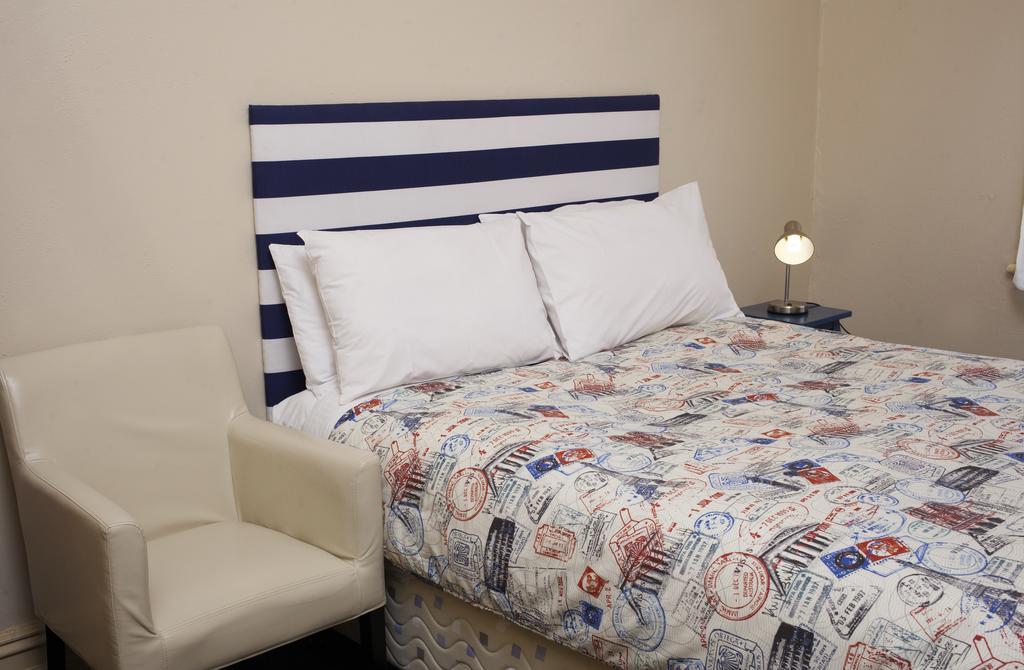 The Cally Hotel Γουόρναμπουλ Δωμάτιο φωτογραφία