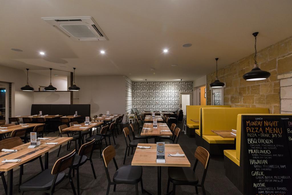 The Cally Hotel Γουόρναμπουλ Εξωτερικό φωτογραφία